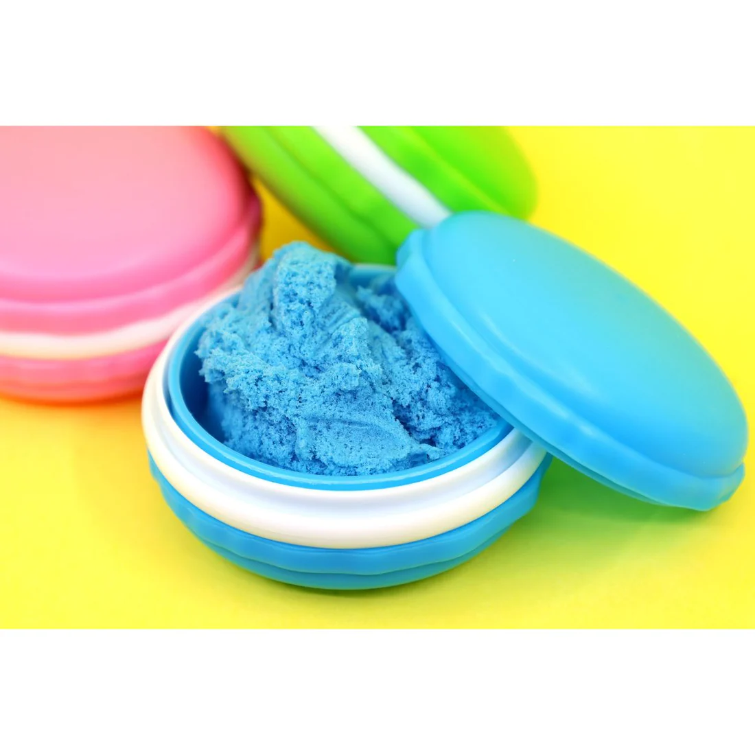 set-lam-banh-macaron-3-mau-slimy-khuon-va-topping-sieu-xinh-1